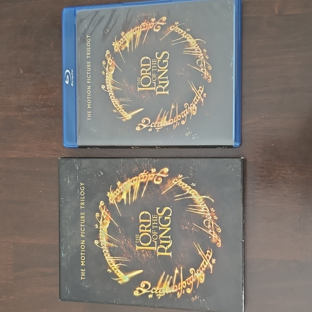 The Lord of the Rings Motion Picture Trilogy Blu Ray Box Set - Picture 3 of 8